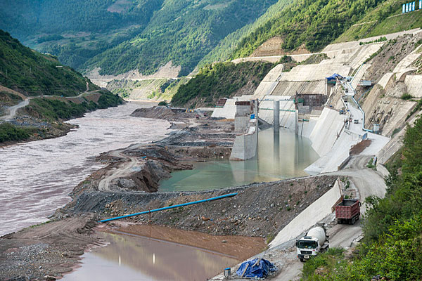 Dam north of Weixi on Mekong